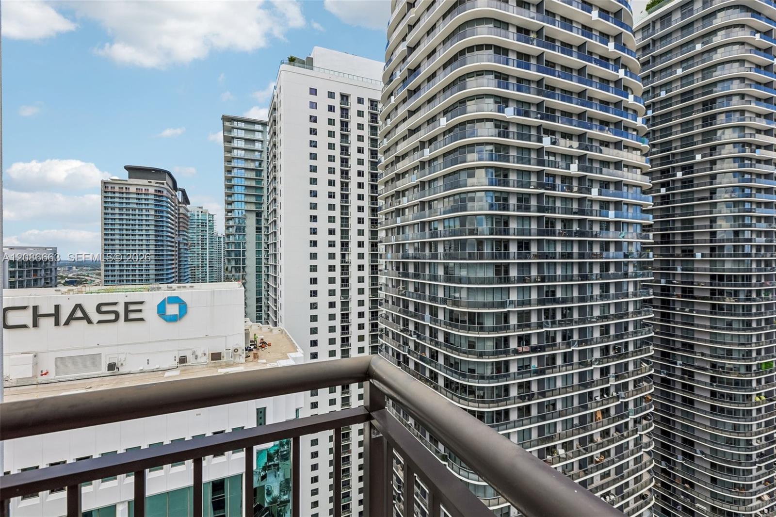 999 SW 1st Ave Unit: UPH12