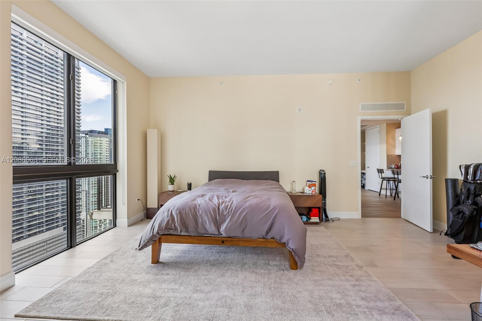 999 SW 1st Ave Unit: UPH12