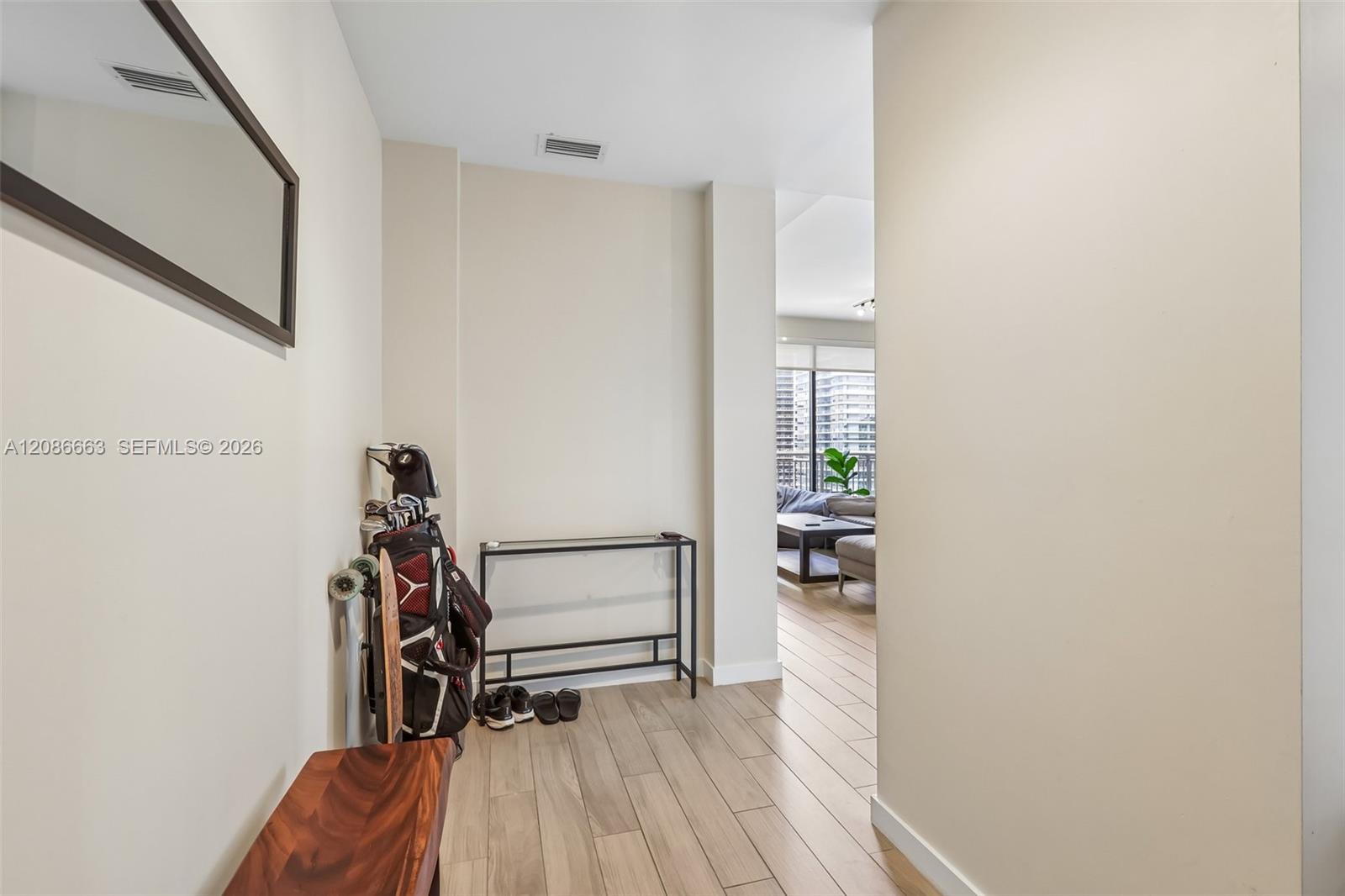 999 SW 1st Ave Unit: UPH12