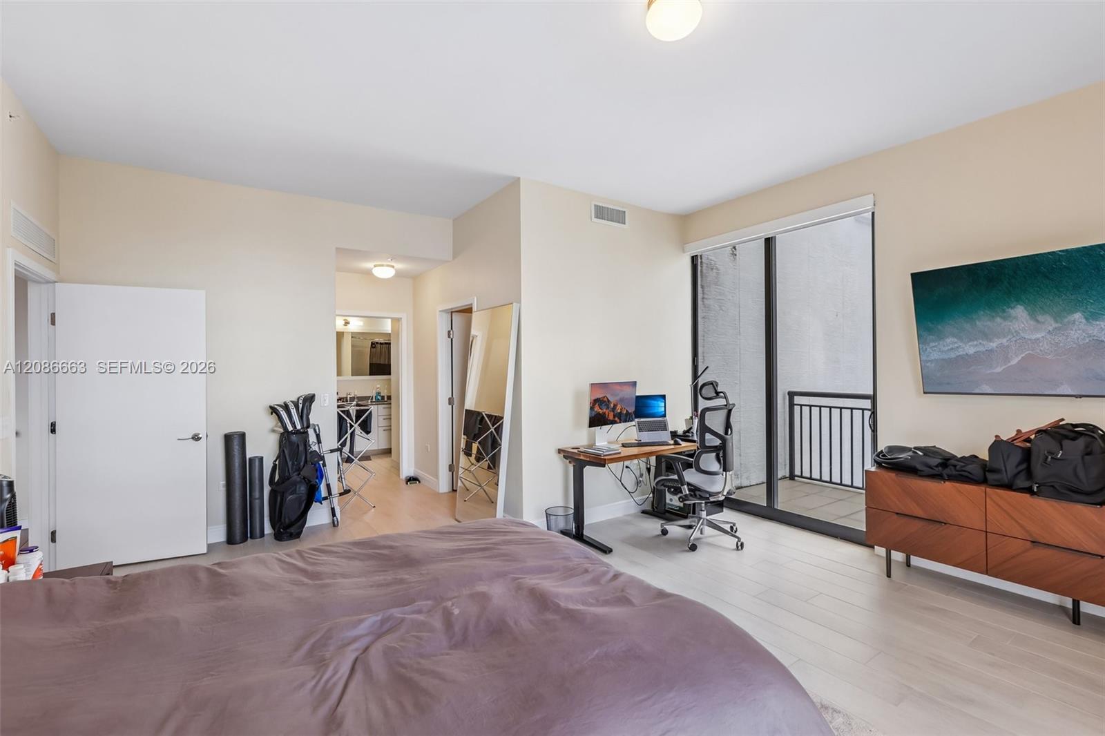 999 SW 1st Ave Unit: UPH12