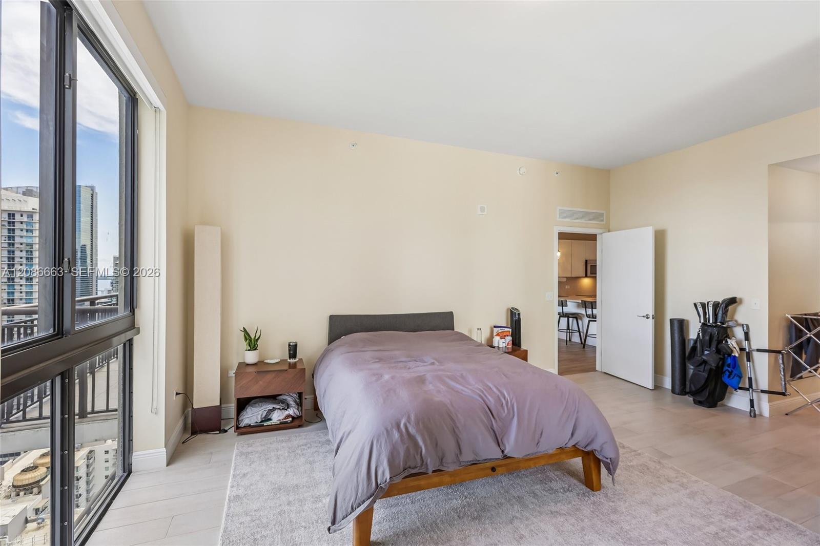 999 SW 1st Ave Unit: UPH12