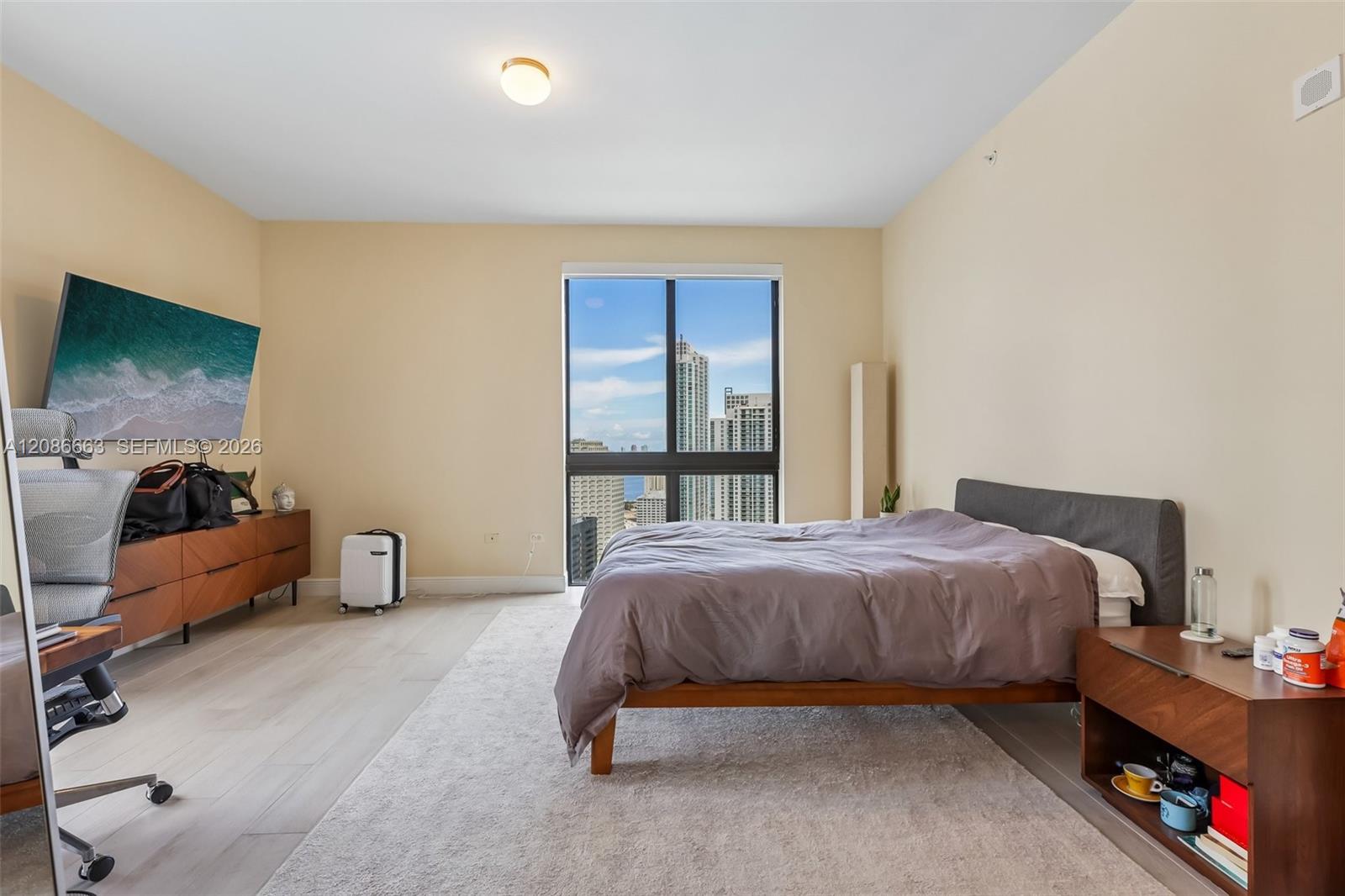 999 SW 1st Ave Unit: UPH12