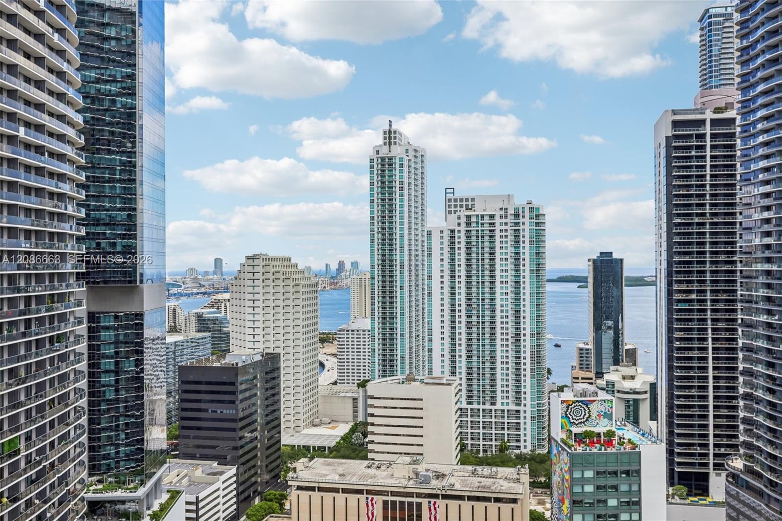 999 SW 1st Ave Unit: UPH12