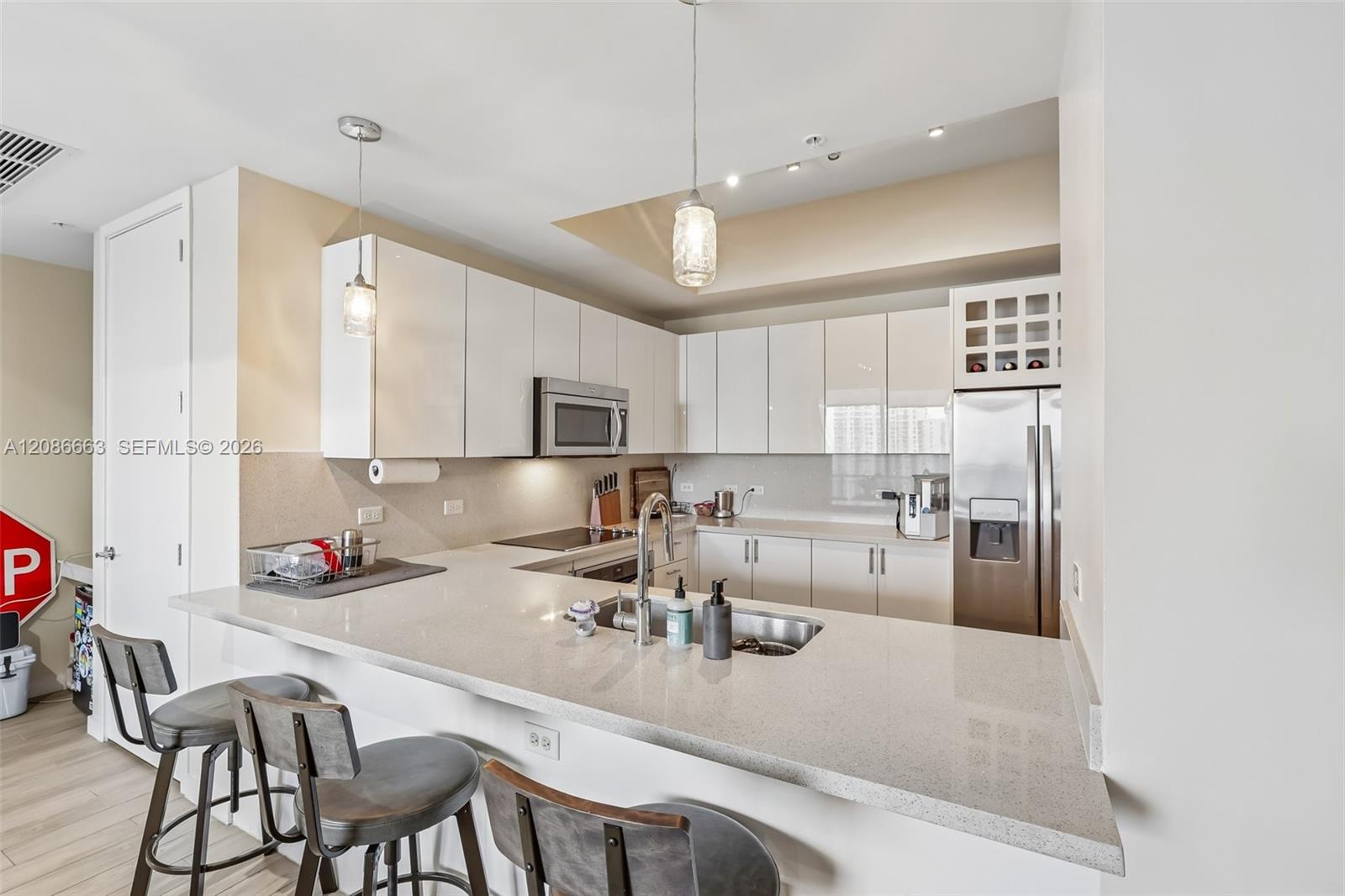 999 SW 1st Ave Unit: UPH12
