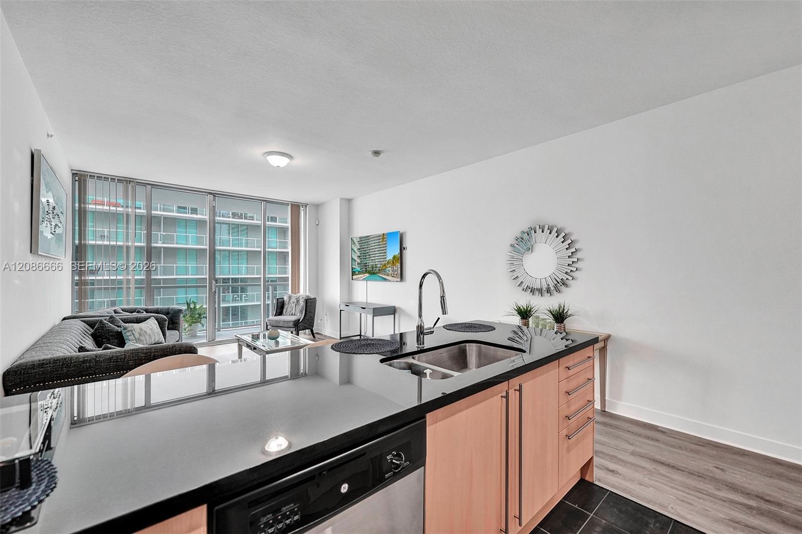 79 SW 12th St Unit: 3608-S