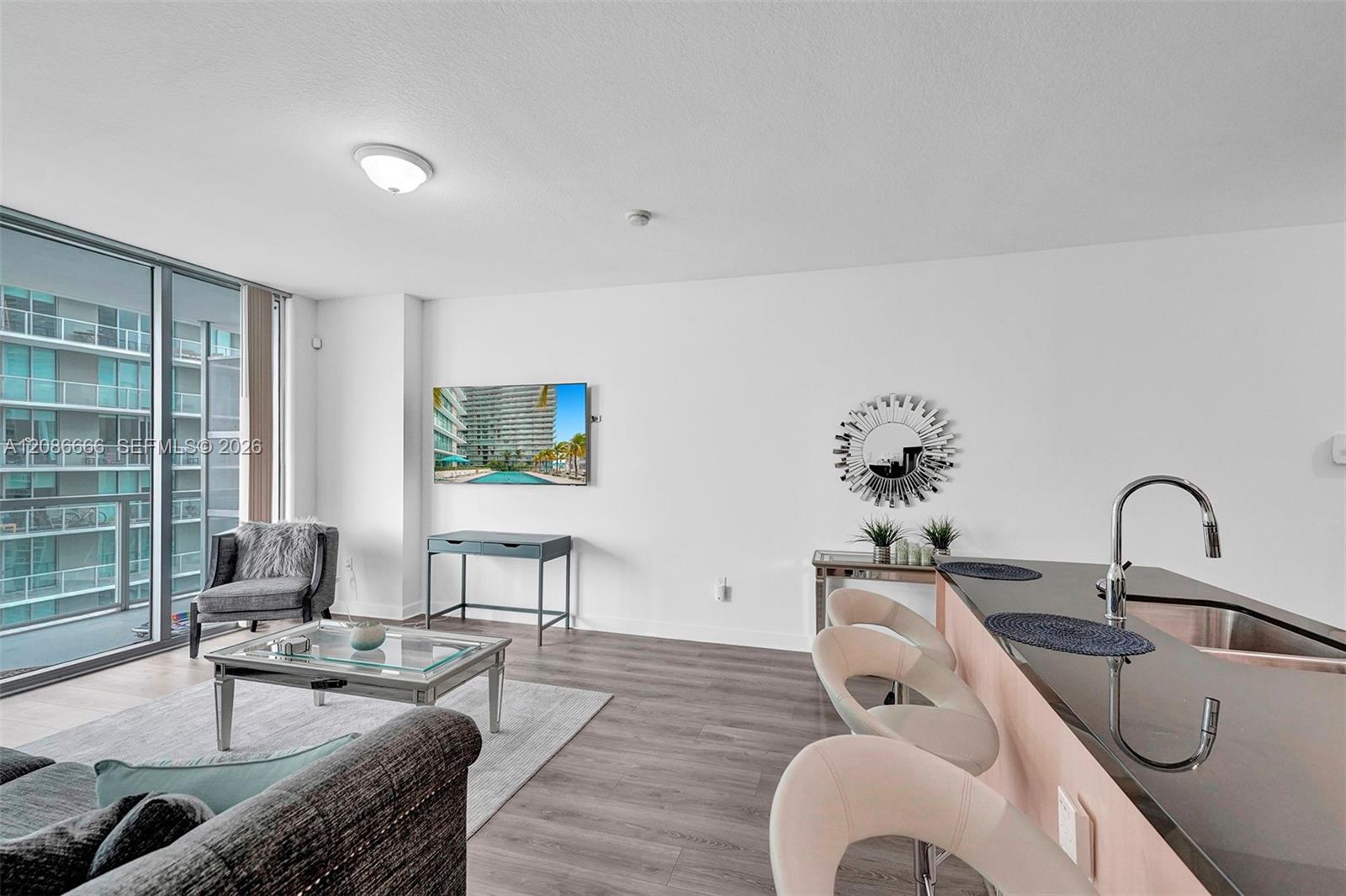 79 SW 12th St Unit: 3608-S