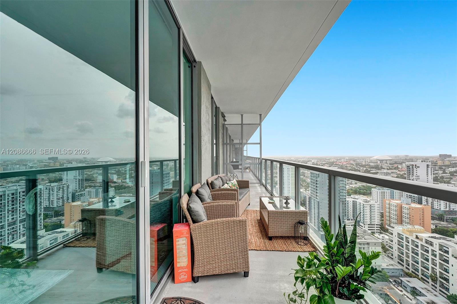 79 SW 12th St Unit: 3608-S