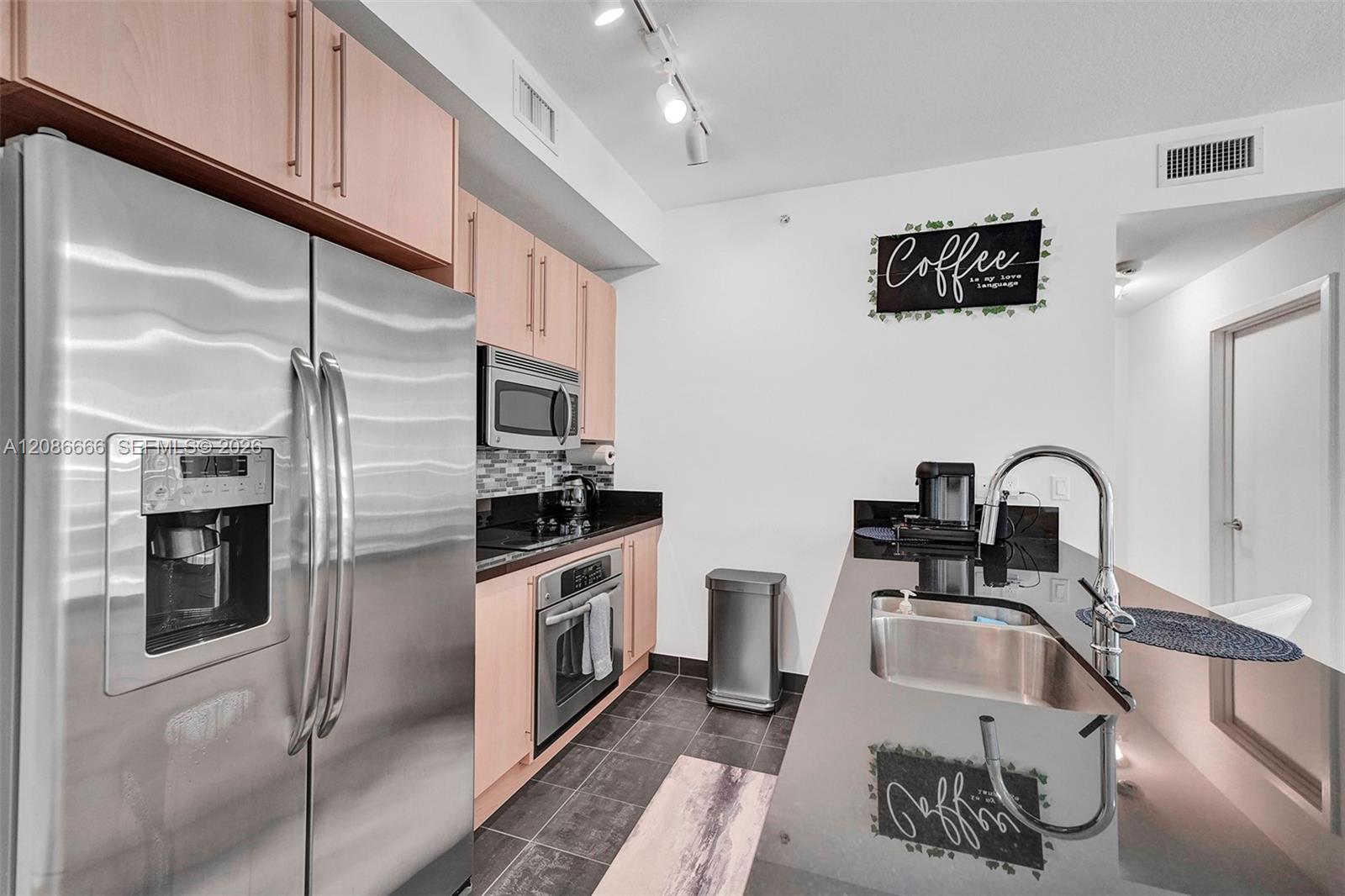 79 SW 12th St Unit: 3608-S