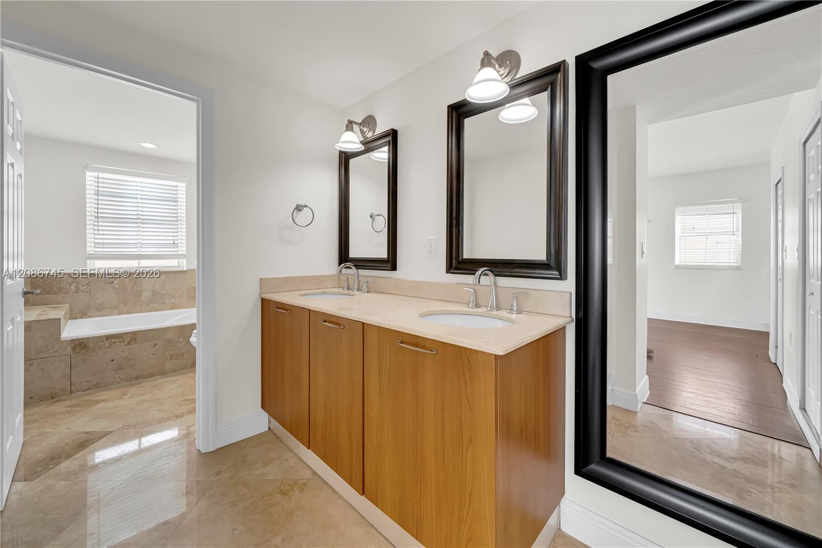 1035 SW 9th Ct Unit: N