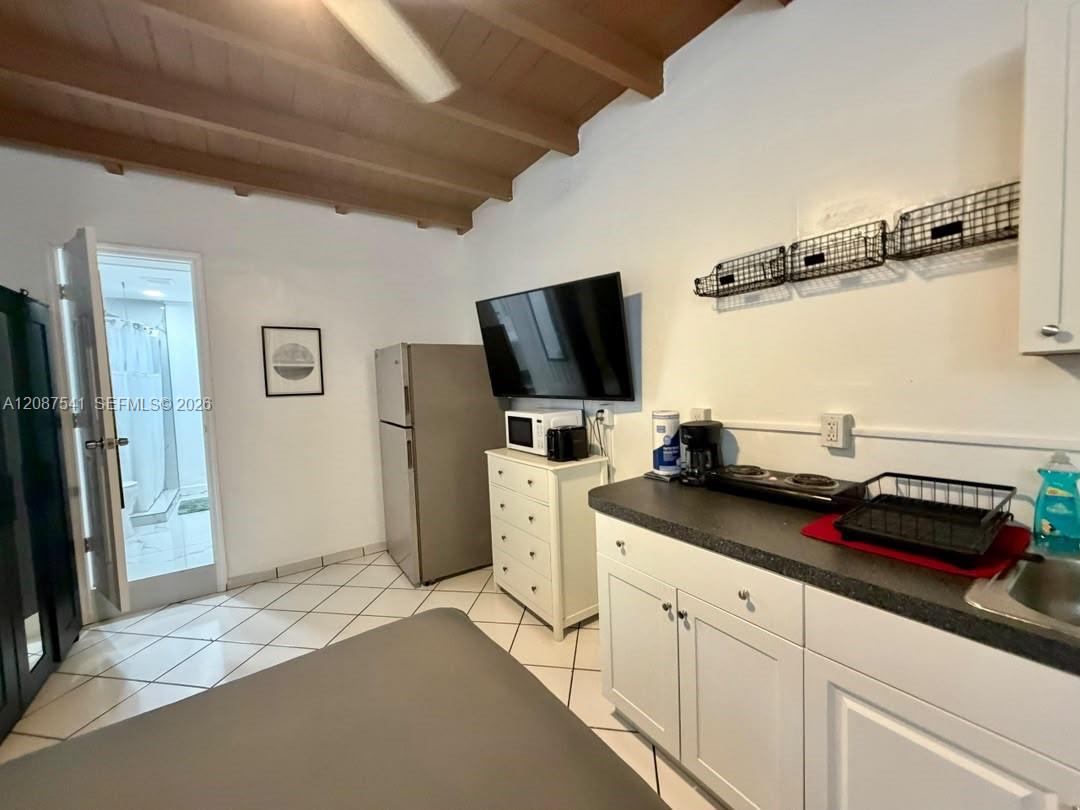 975 SW 10th St # 5