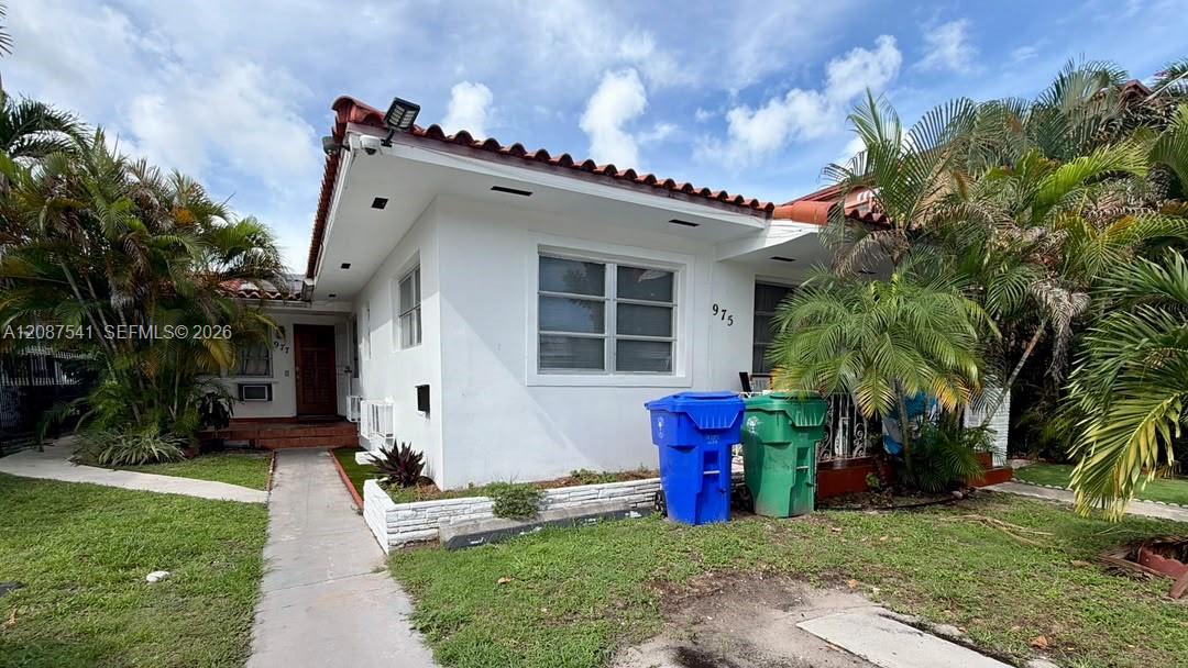 975 SW 10th St # 5