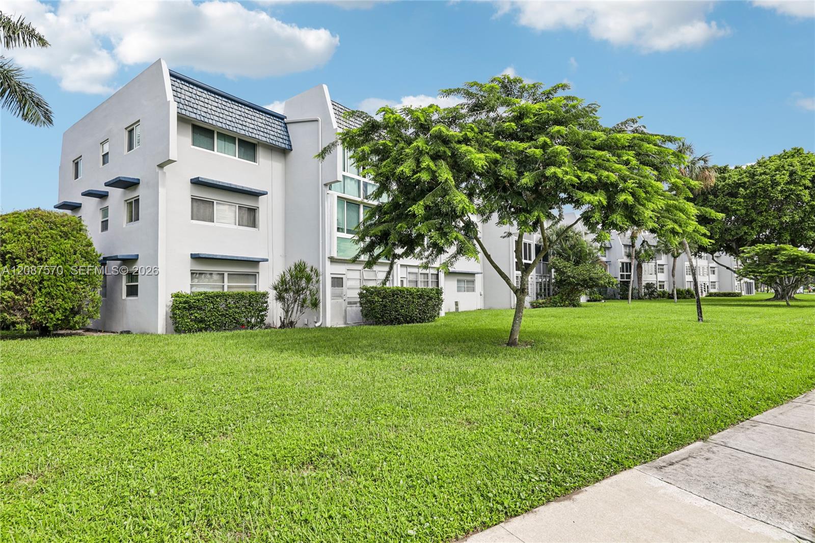 7887 Golf Cir Dr # 106