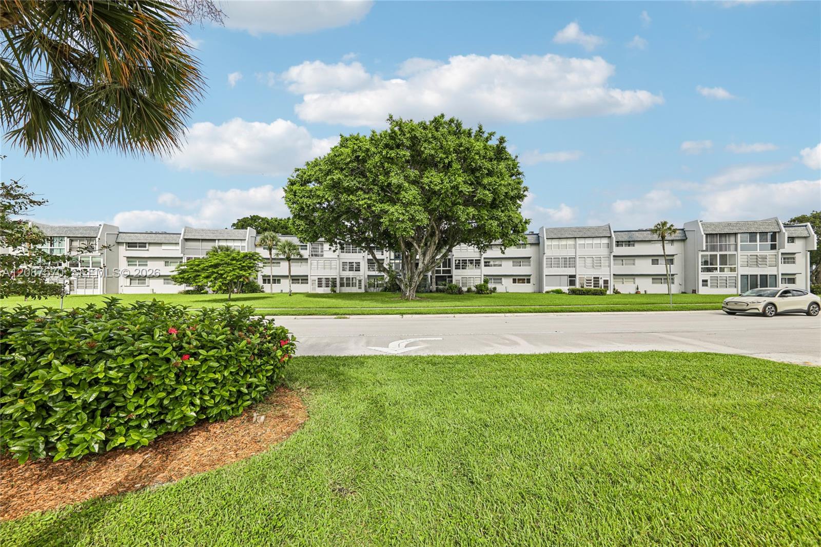 7887 Golf Cir Dr # 106