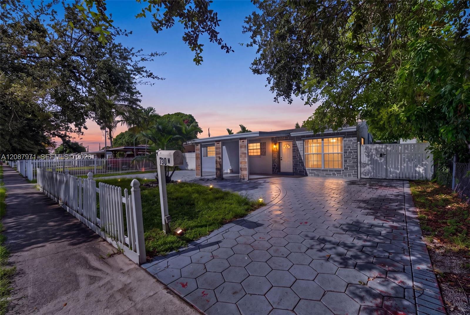 730 N 64th Ave