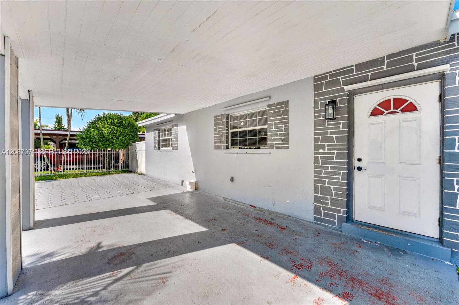 730 N 64th Ave