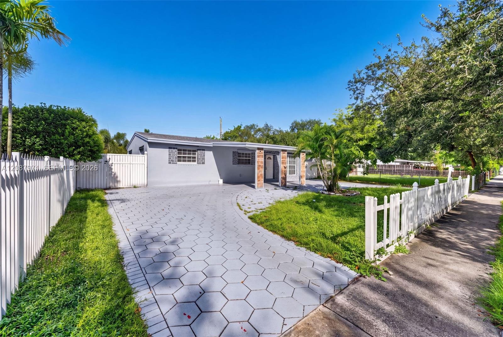 730 N 64th Ave