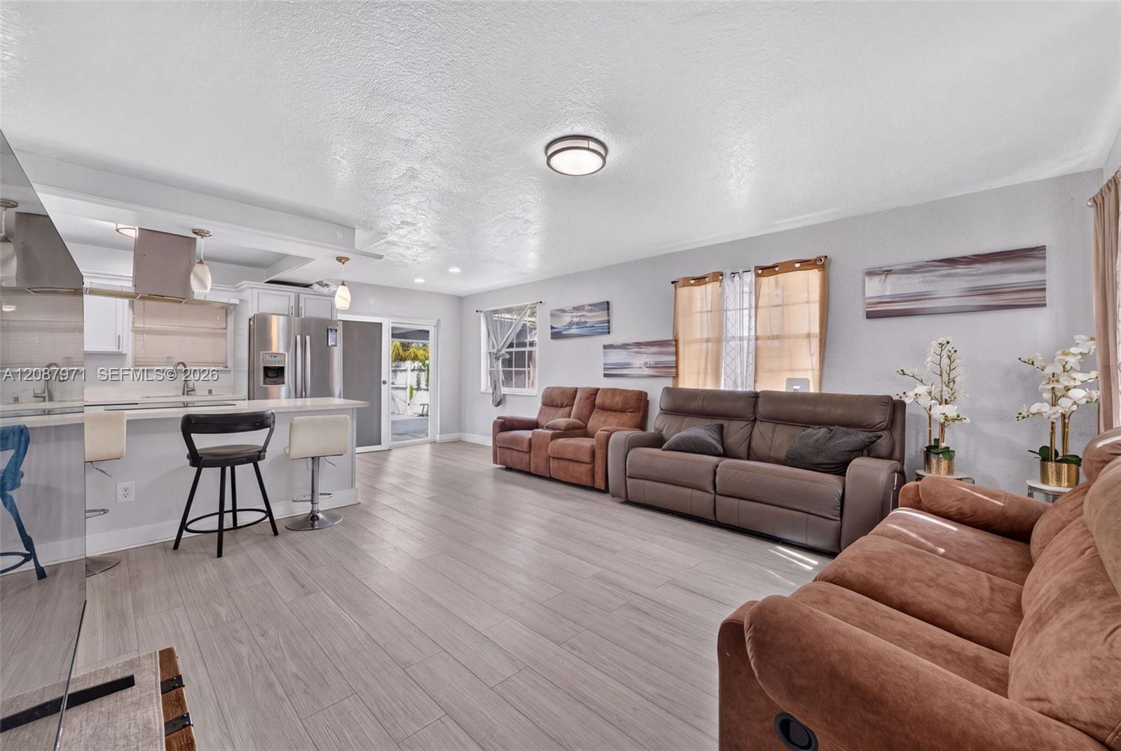 730 N 64th Ave