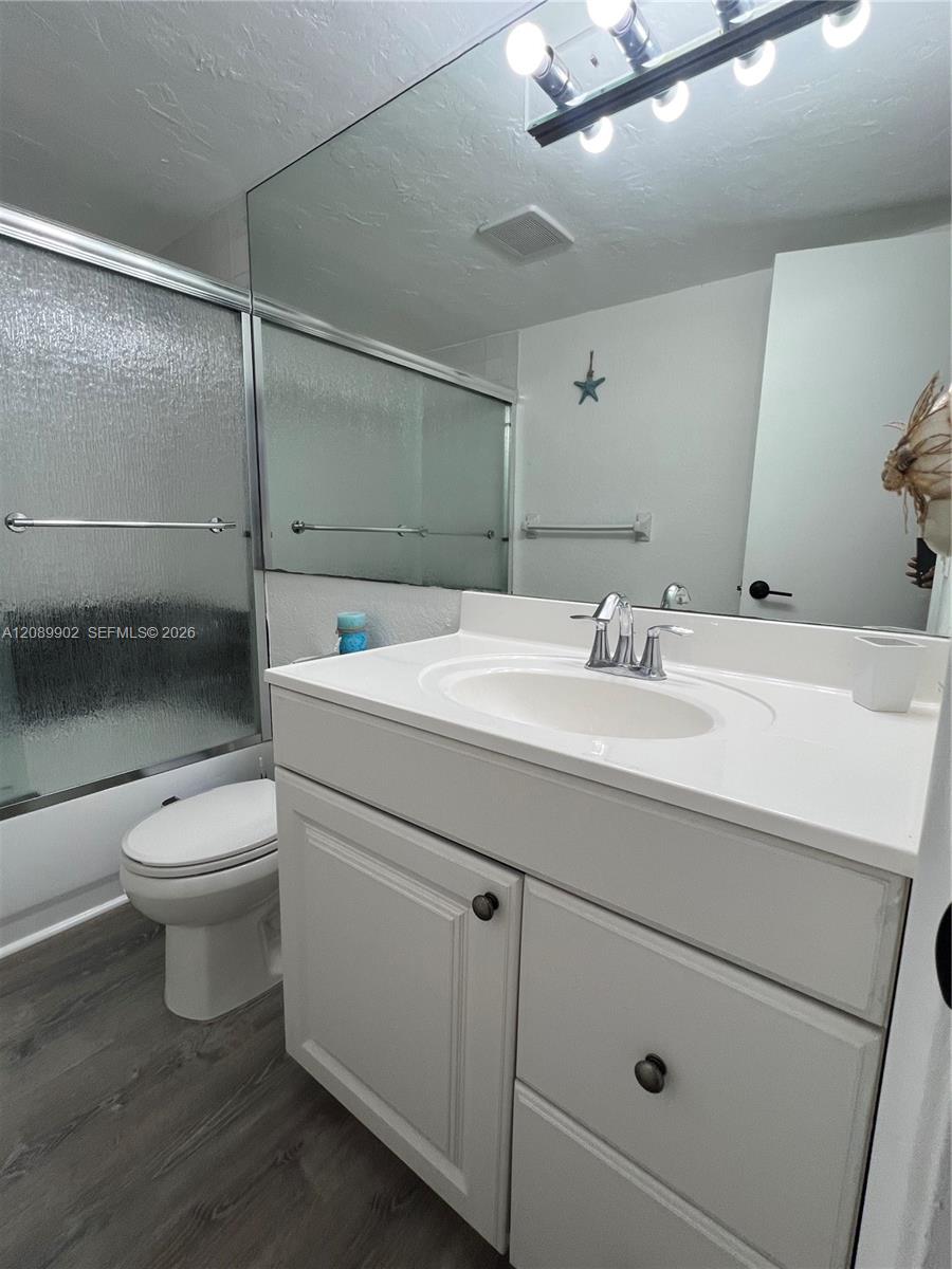 1432 S Lakeside Dr # 5