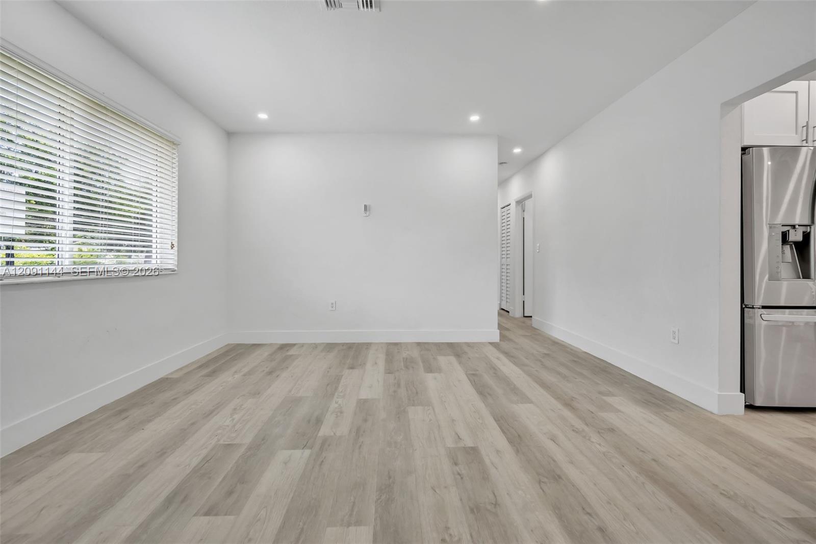 1401 NE 152nd St