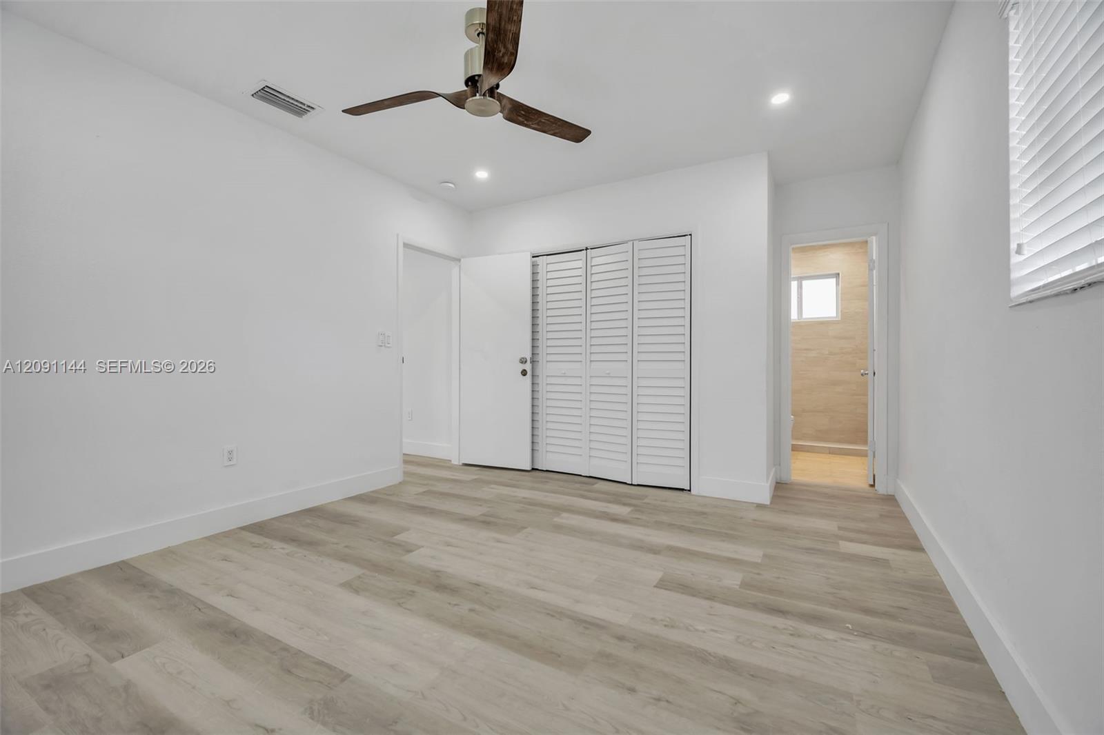 1401 NE 152nd St