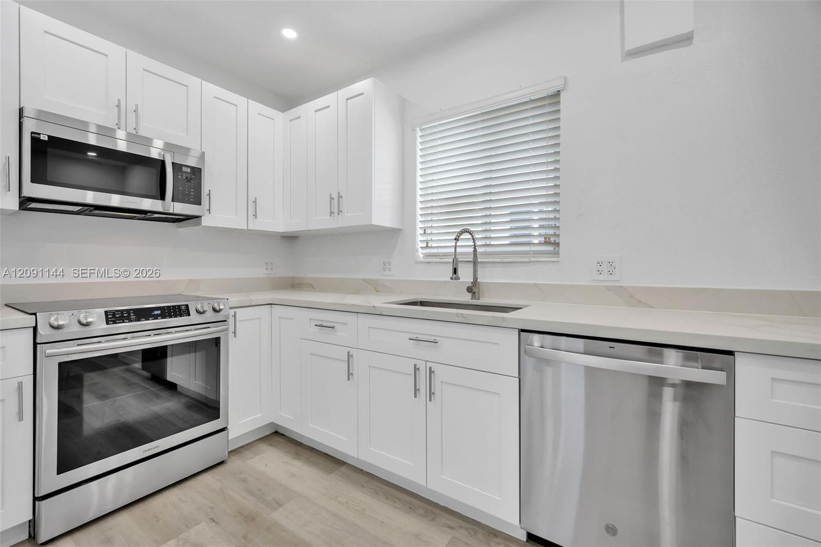 1401 NE 152nd St