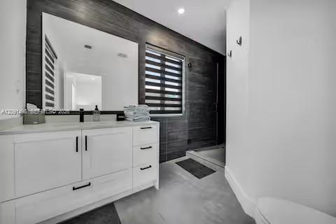 315 NW 40th St