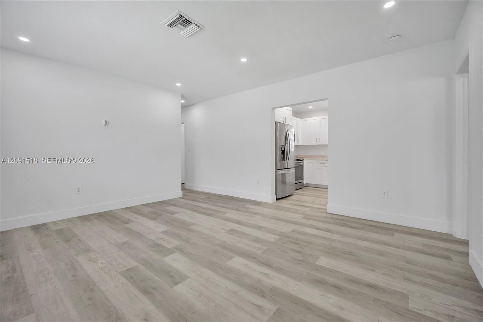 1401 NE 152nd St