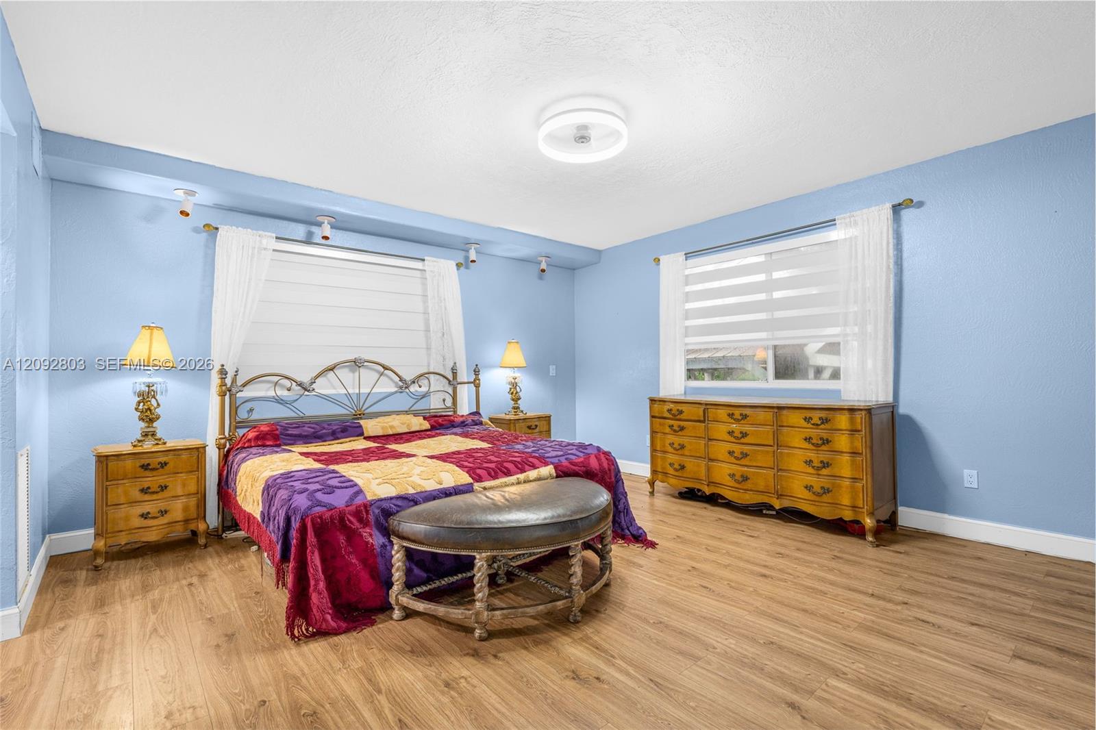 405 NE 150th St