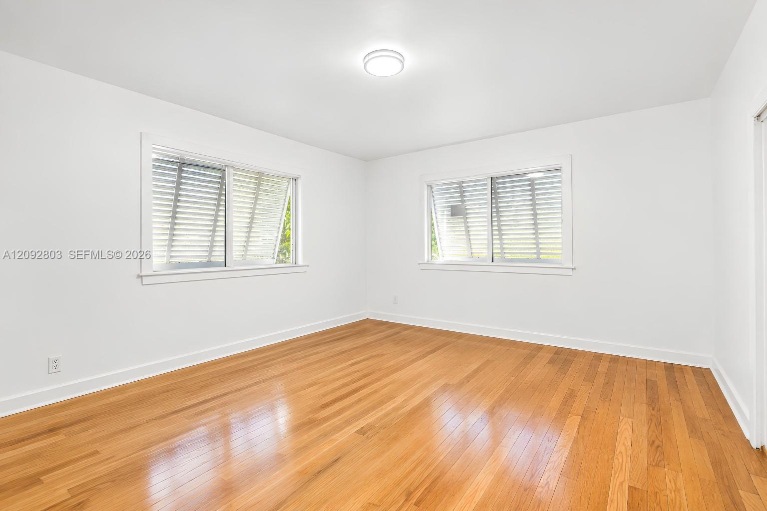 405 NE 150th St