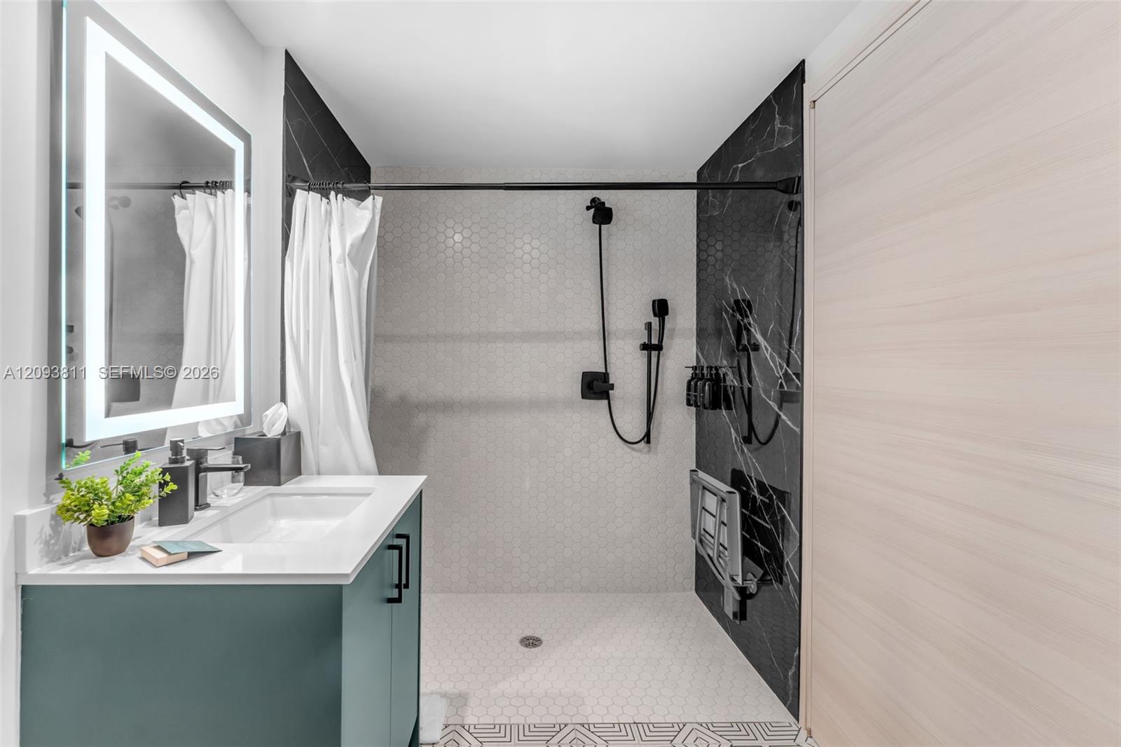 4220 Laguna # 603