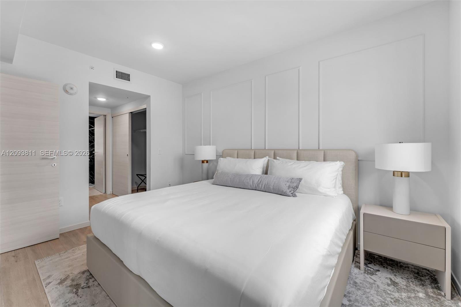 4220 Laguna # 603