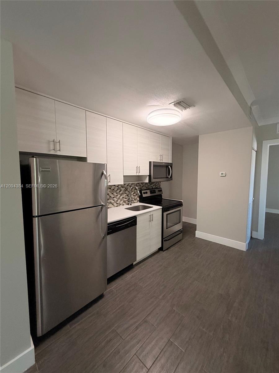 115 Menores Ave # 8