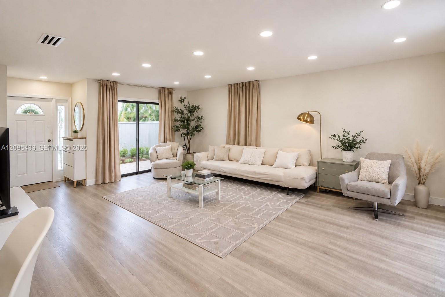 3860 SW 107th Ave # 11 Unit: 1-11