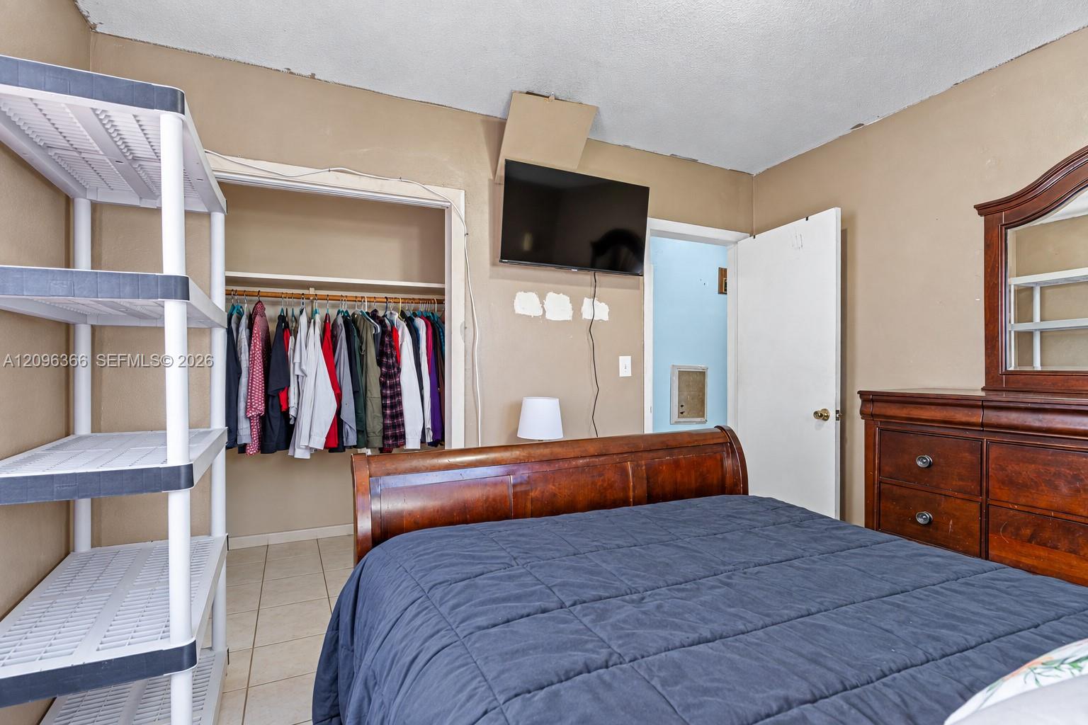 1409 NE 152nd St