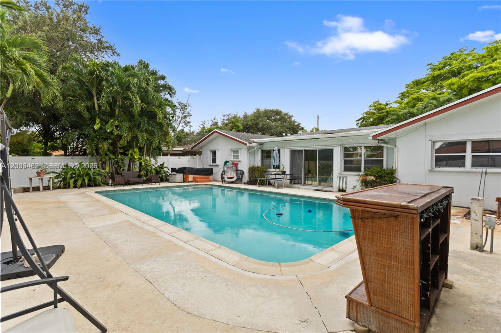 4899 NW 7th Dr