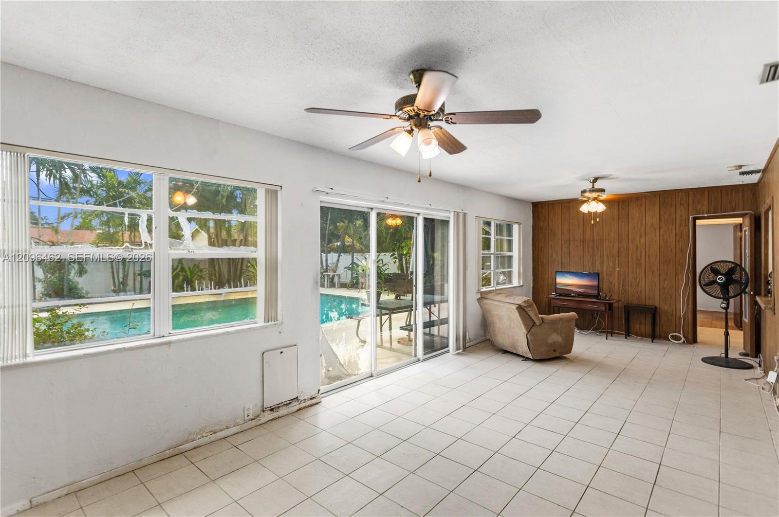 4899 NW 7th Dr