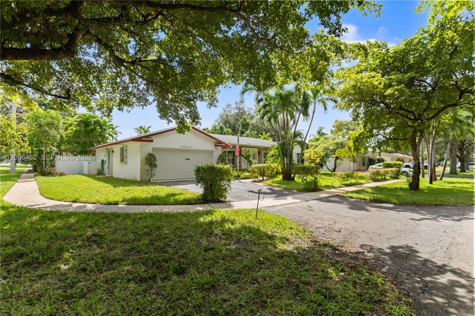 4899 NW 7th Dr