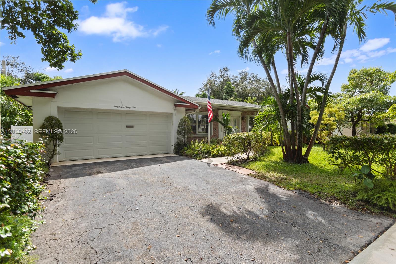4899 NW 7th Dr