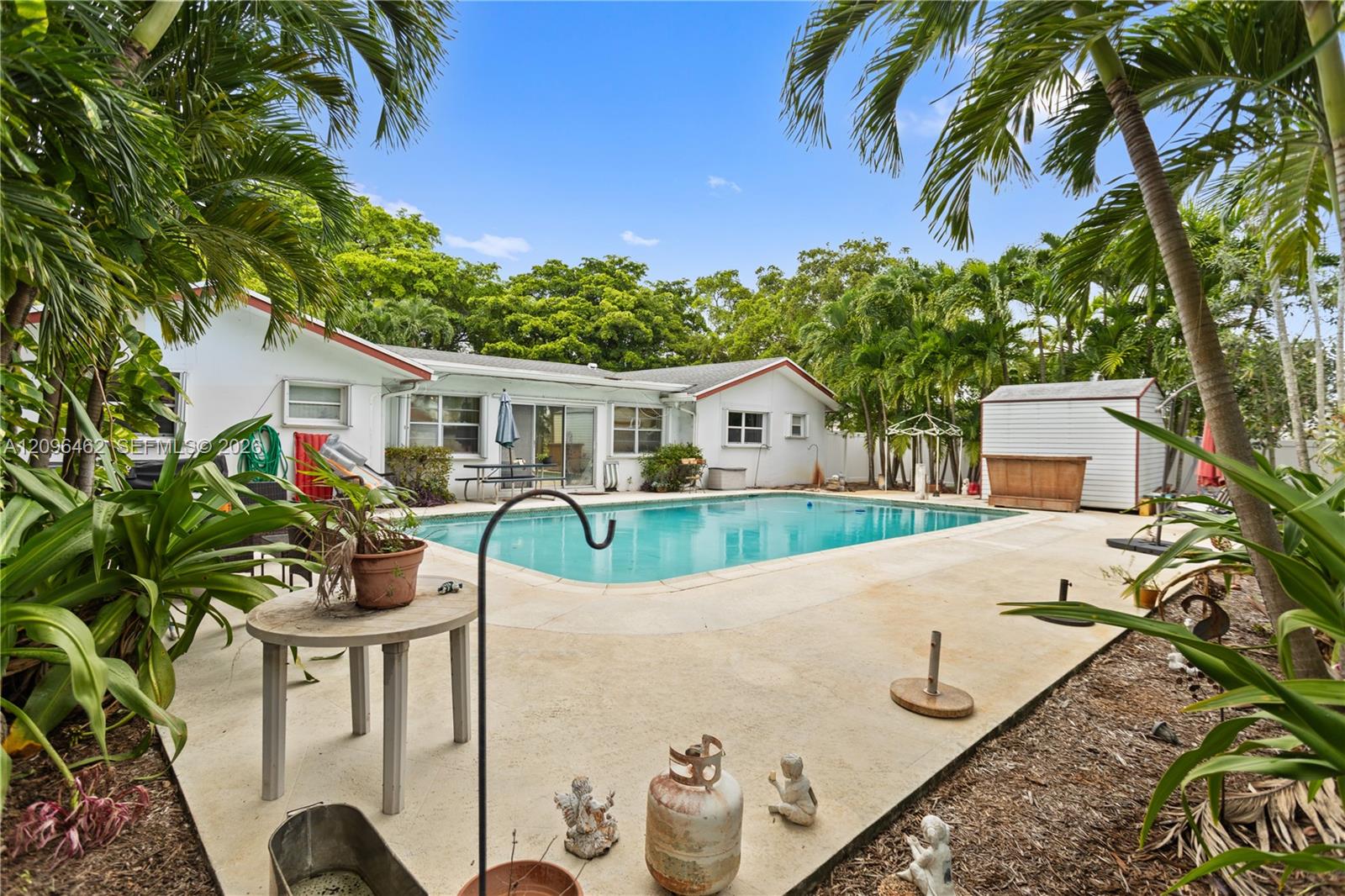 4899 NW 7th Dr