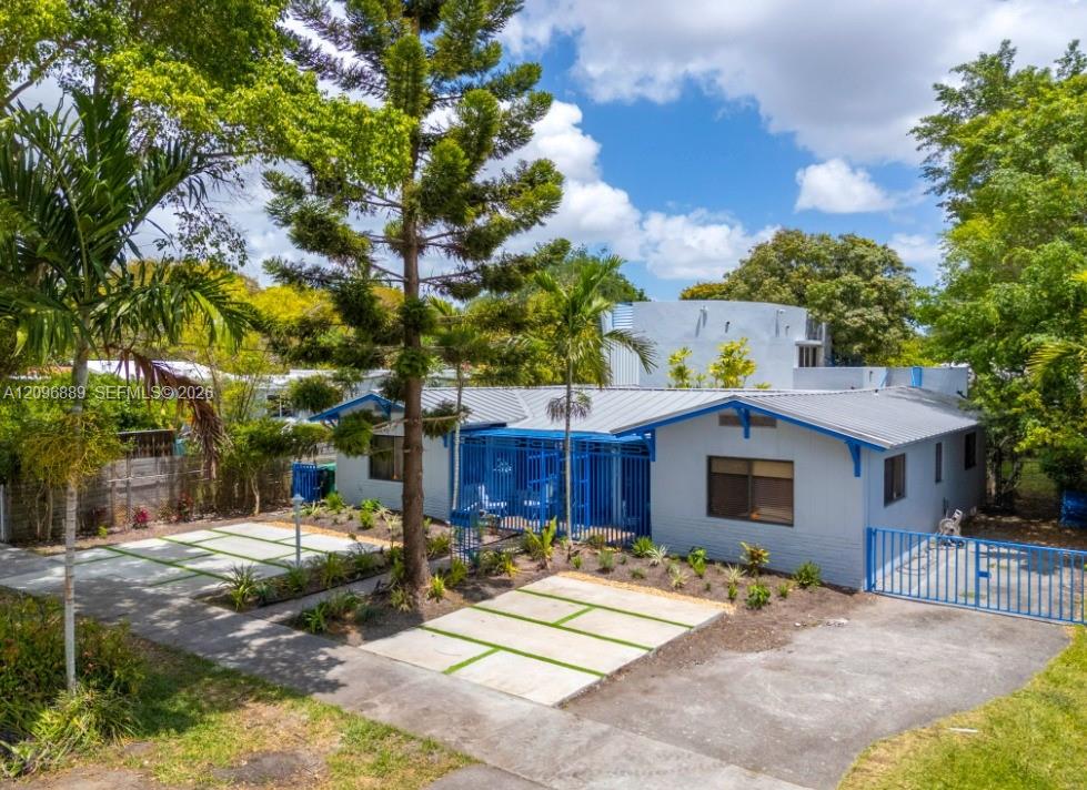 3225 SW 58th Ave Unit: FRONT