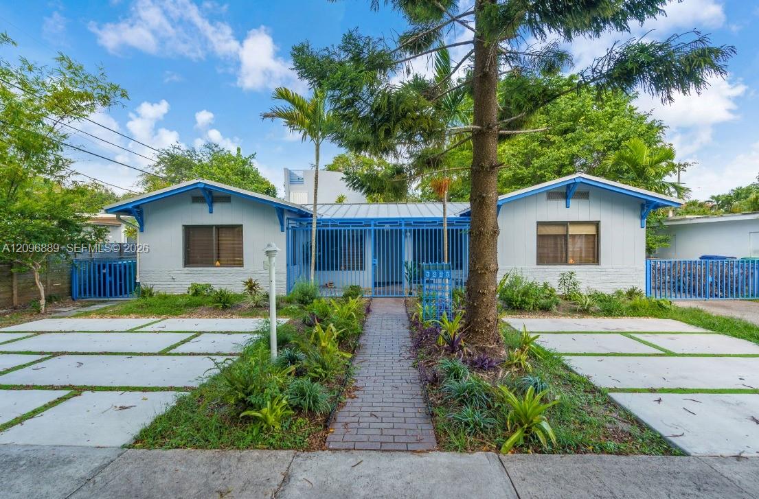 3225 SW 58th Ave Unit: FRONT