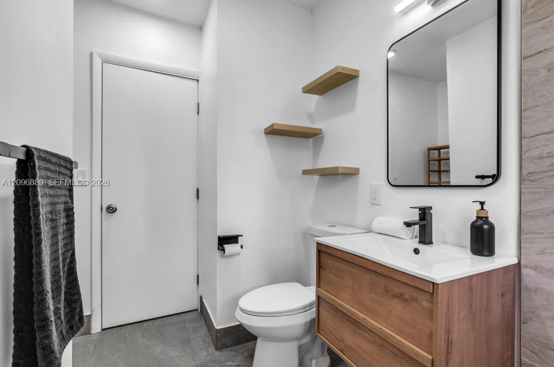 3225 SW 58th Ave Unit: FRONT