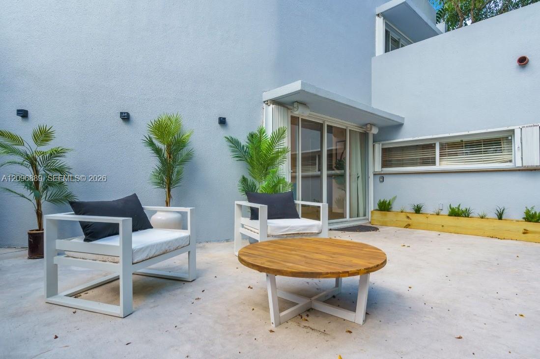 3225 SW 58th Ave Unit: FRONT