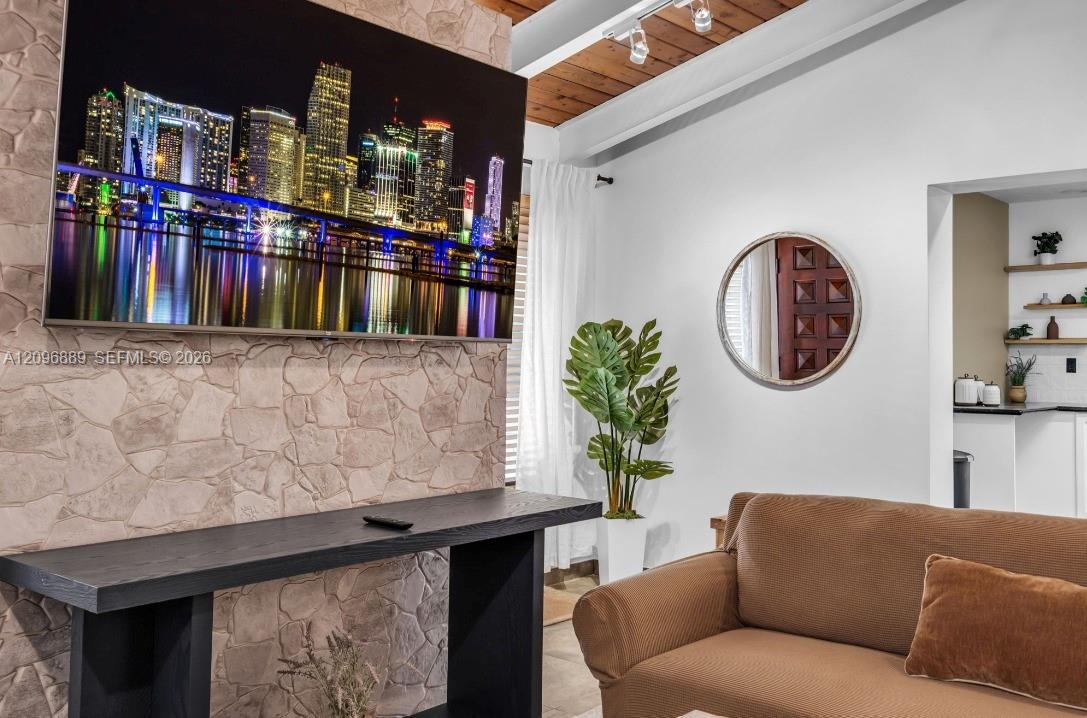3225 SW 58th Ave Unit: FRONT