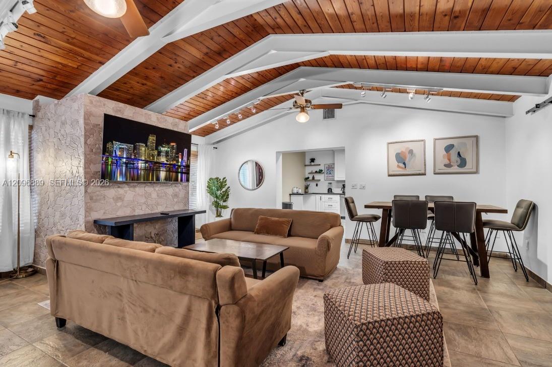 3225 SW 58th Ave Unit: FRONT
