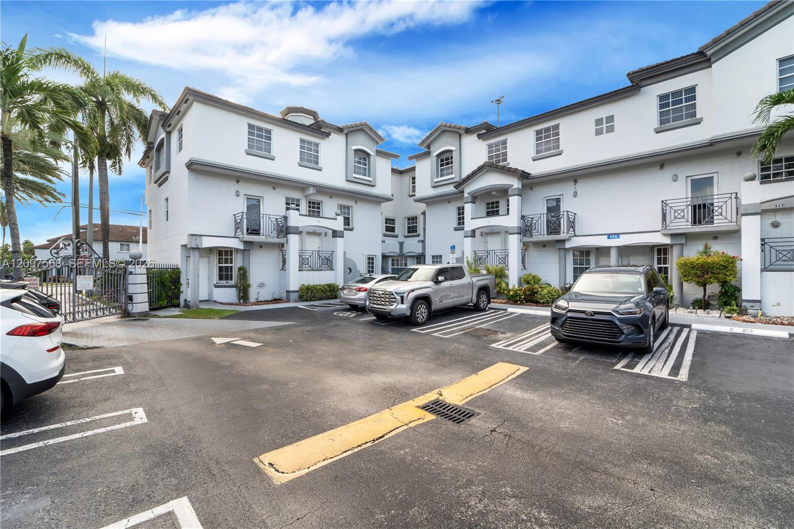 955 NW 82nd Ave # C Unit: 213-C