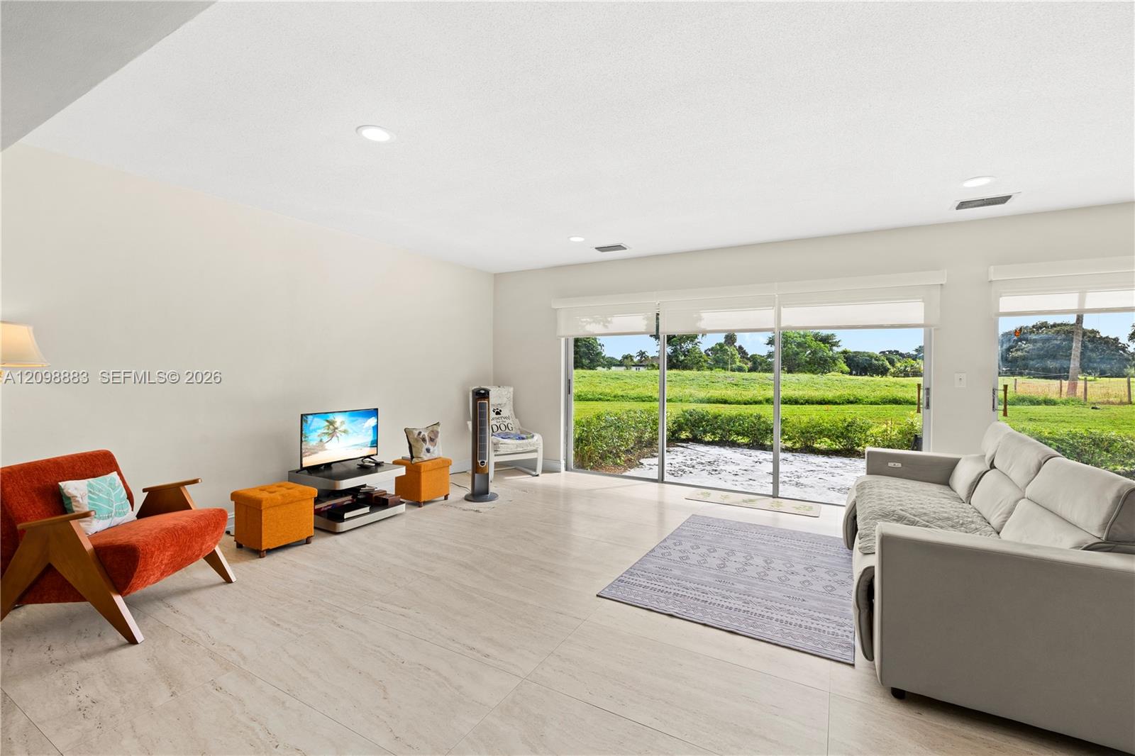 6204 Jacaranda Cir