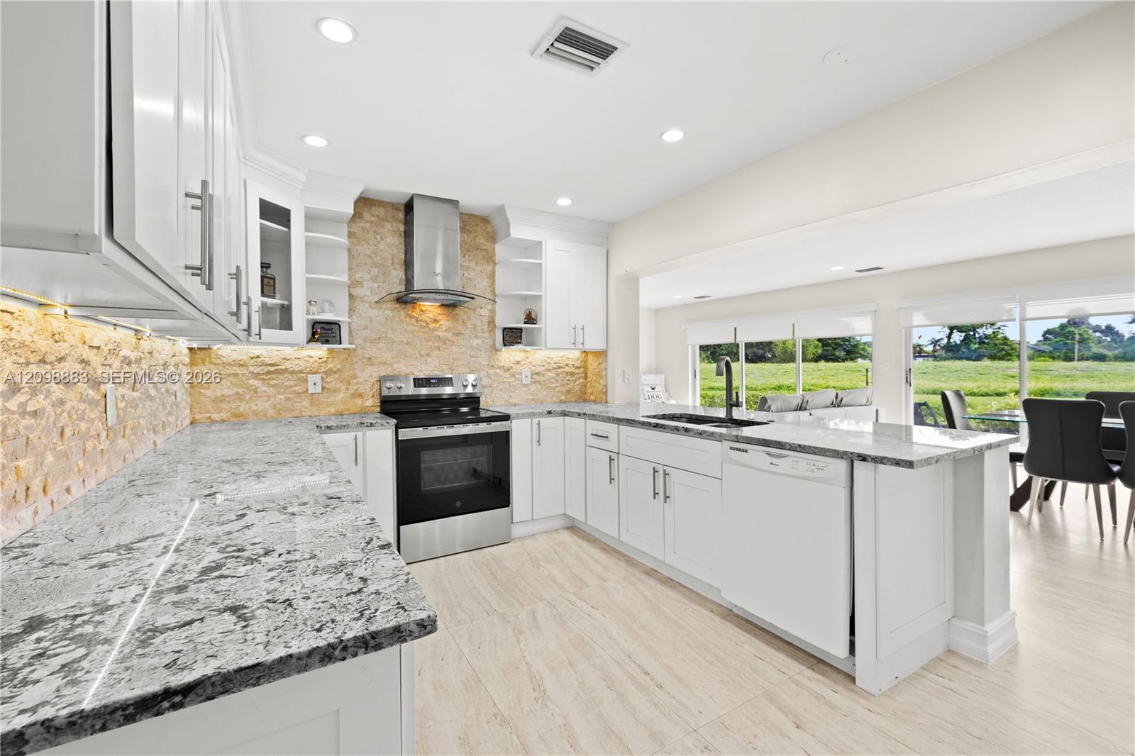 6204 Jacaranda Cir