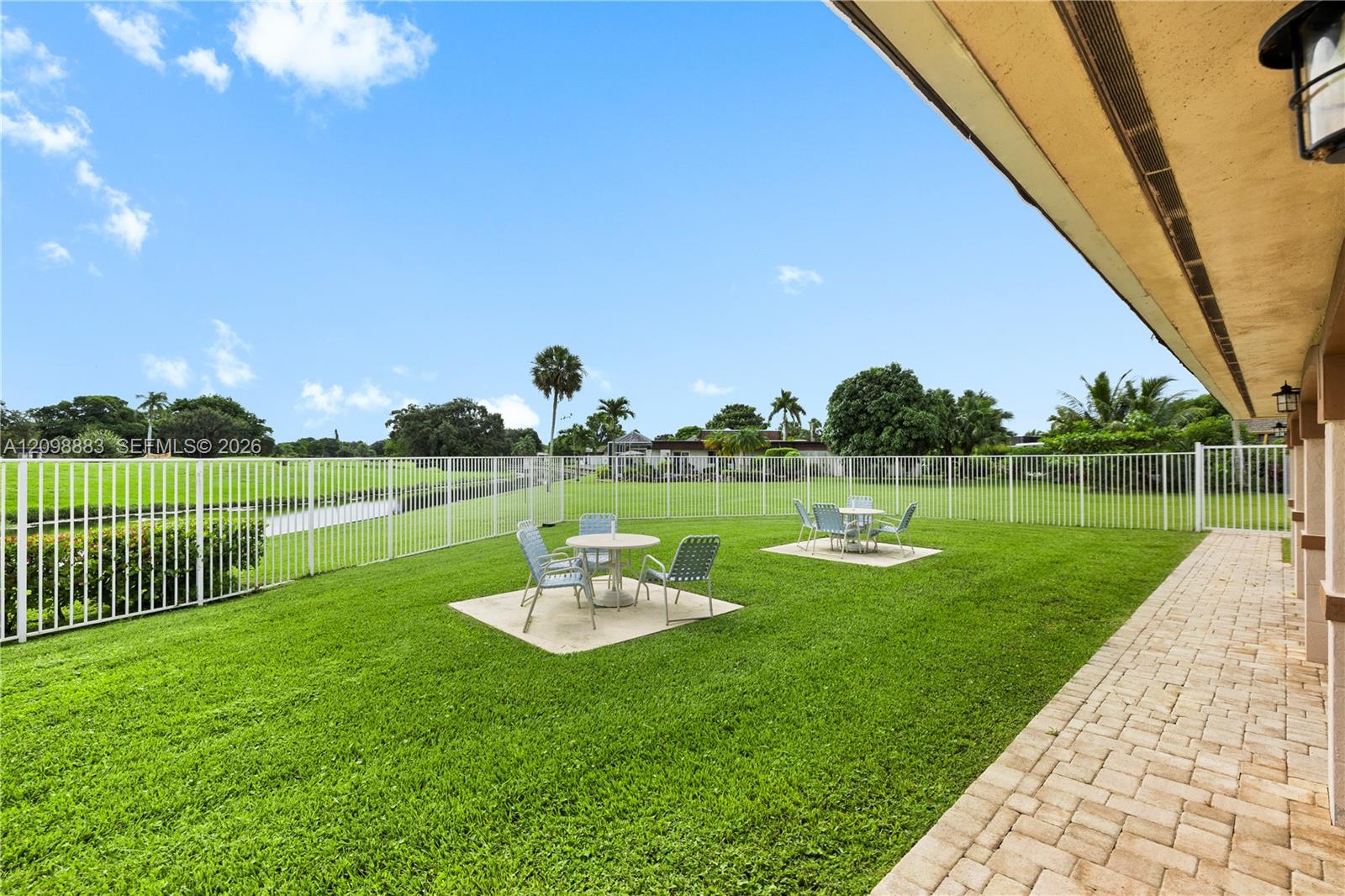 6204 Jacaranda Cir
