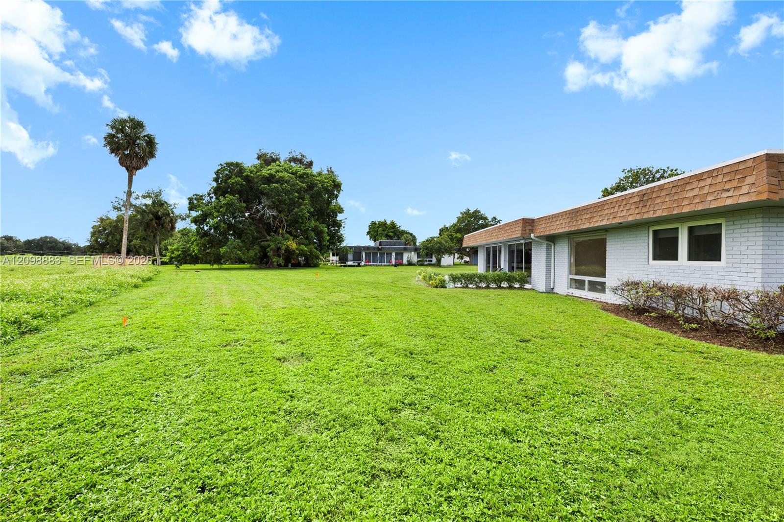 6204 Jacaranda Cir